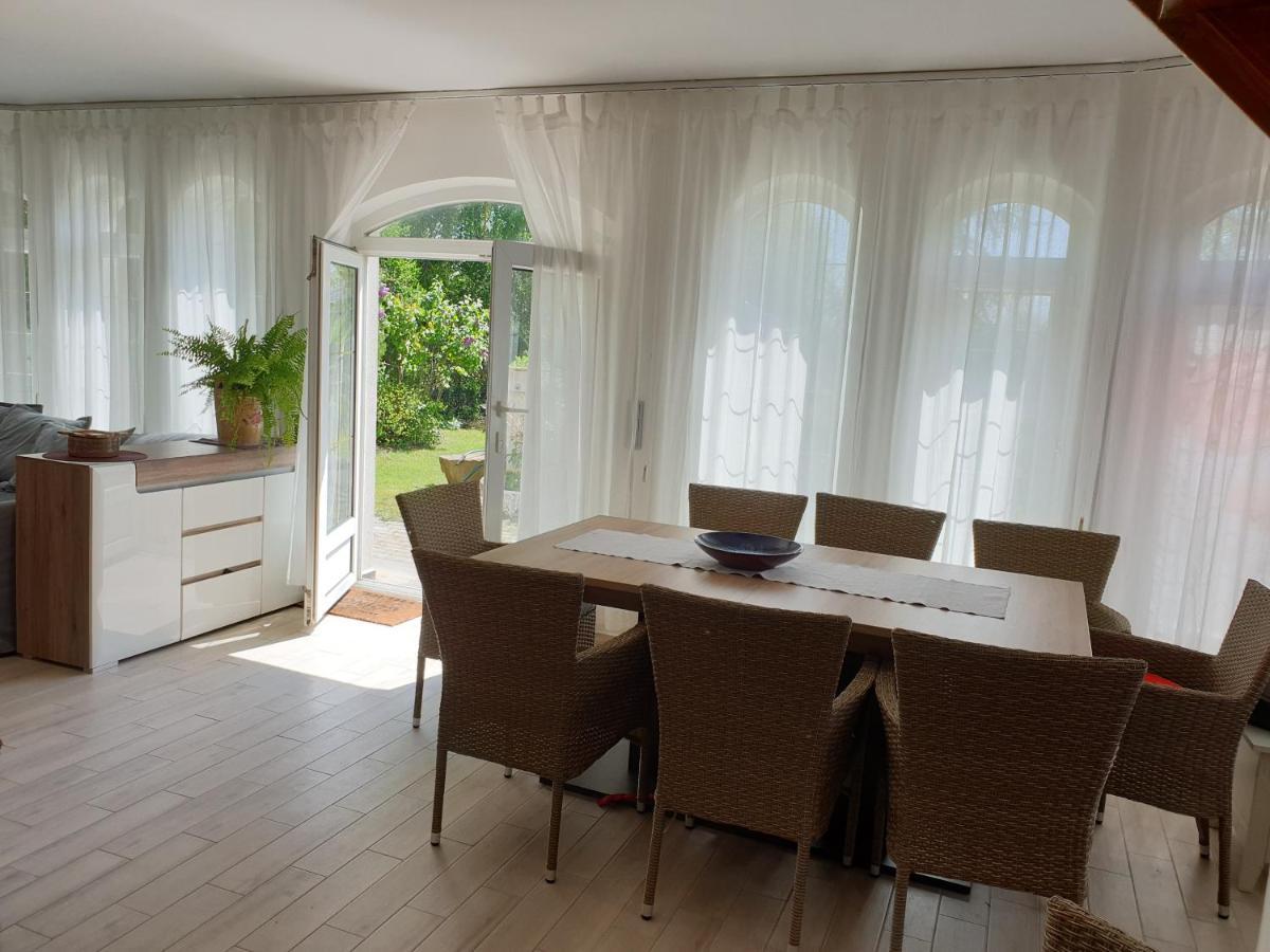 Nadliget Vendeghaz Villa Abrahamhegy Exterior photo